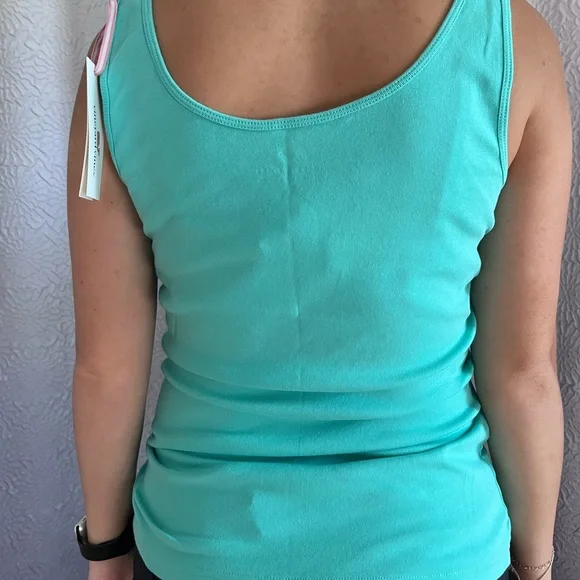 Two Vineyard Vines tank tops - Picture 2 of 7